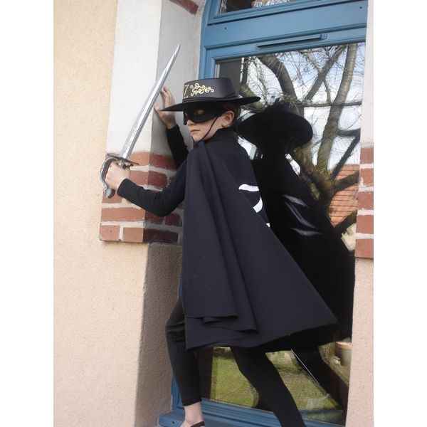 Cape pour costume Zorro Z 6-8 ans